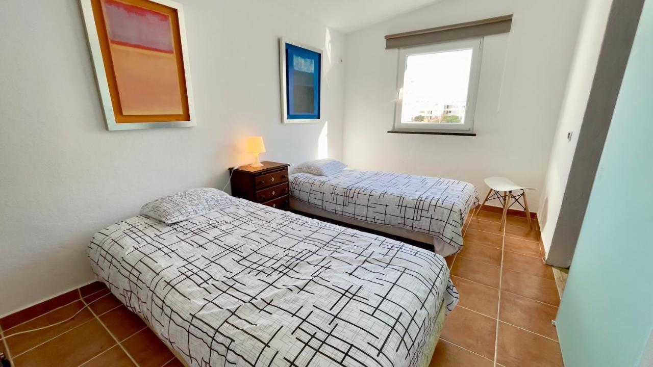 Ferienwohnung Apartamento T2 Com Terraco Grande Quarteira Exterior foto